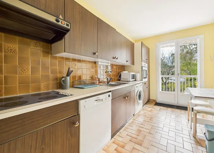 200m De La De La Baule, 4 Adultes 1 Enfant Appartement *