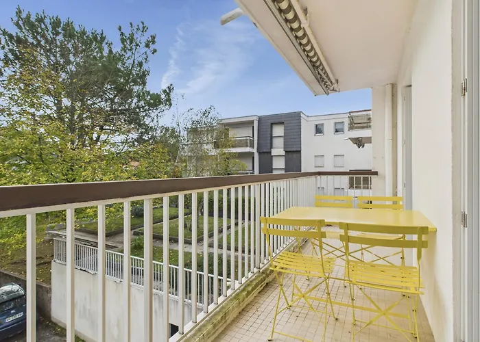 200m De La De La Baule, 4 Adultes 1 Enfant Appartement *